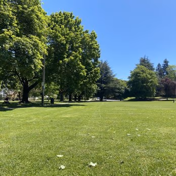 Sewallcrest Park Off Leash Area